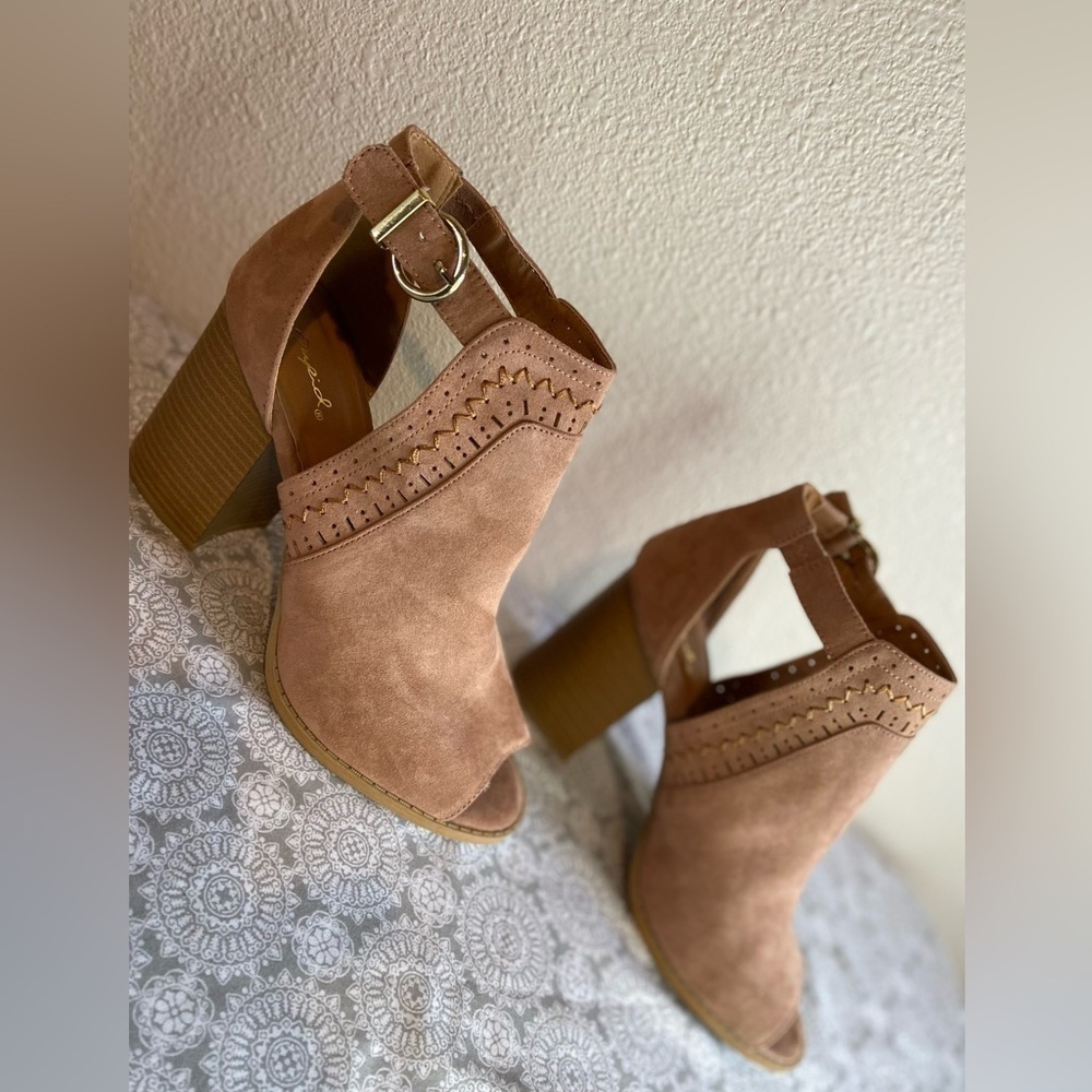 Qupid~Neutral~Faux Suede~Open Toe~Stack Heel~Buckle Closure~Ankle Bootie~Size 10